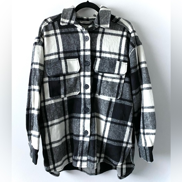 🛑SOLD🛑Black Plaid Oversized Shacket Size Large - Picture 1 of 4